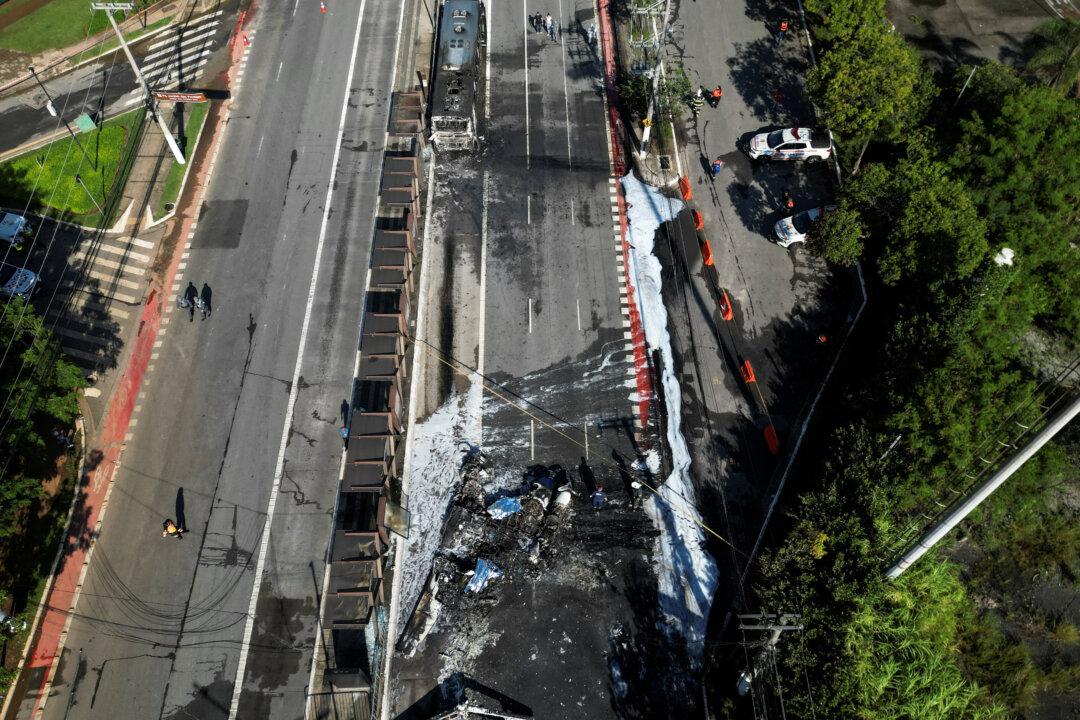2 Dead as Small Plane Crashes Into Bus on Busy Sao Paulo Avenue