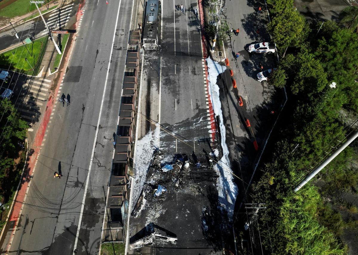 2 Dead as Small Plane Crashes Into Bus on Busy Sao Paulo Avenue