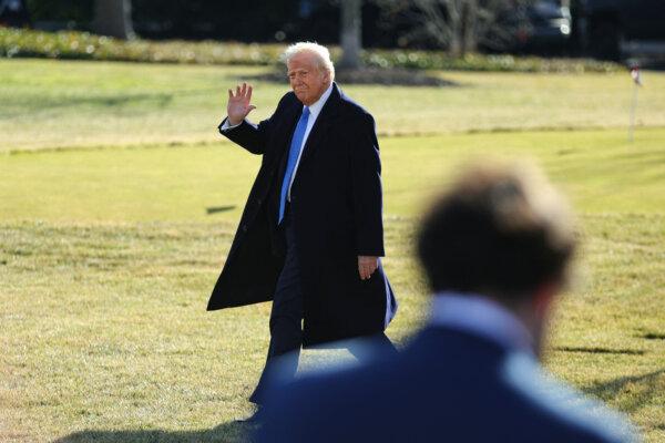 Trump Signs Executive Order Freezing Aid to South Africa