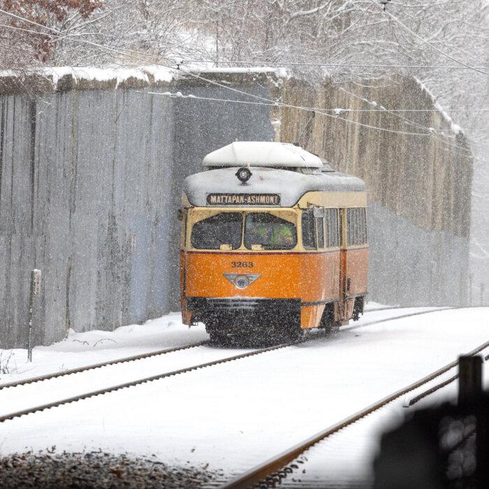 Fast Moving Storms Leaves Fluffy Piles of Snow Across New England