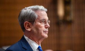 Bessent to Visit Ukraine as Zelenskyy Pitches Territory Swap With Russia