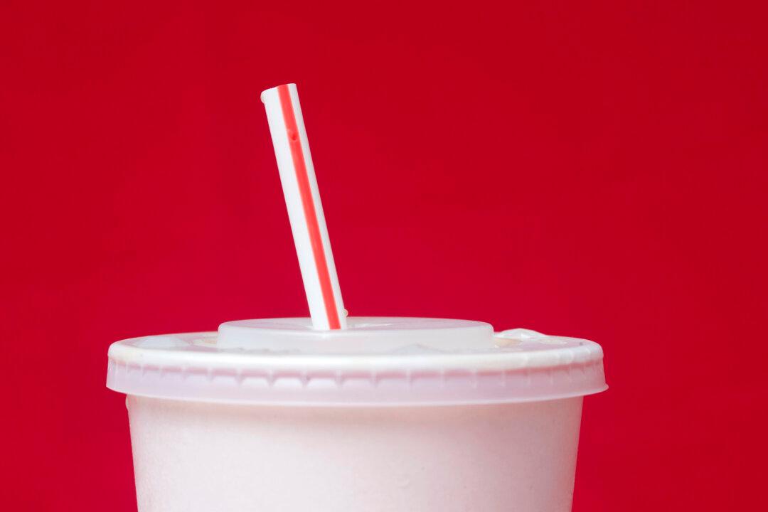 Trump Signs Executive Order Reversing Biden’s Plastic Straw Ban in Federal Government