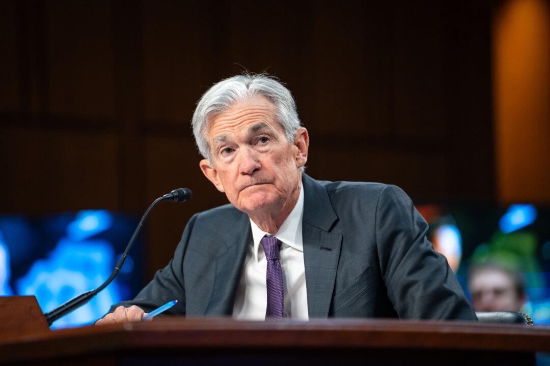 Eyeing Inflation, Federal Reserve Officials Support ‘Cautious Approach’