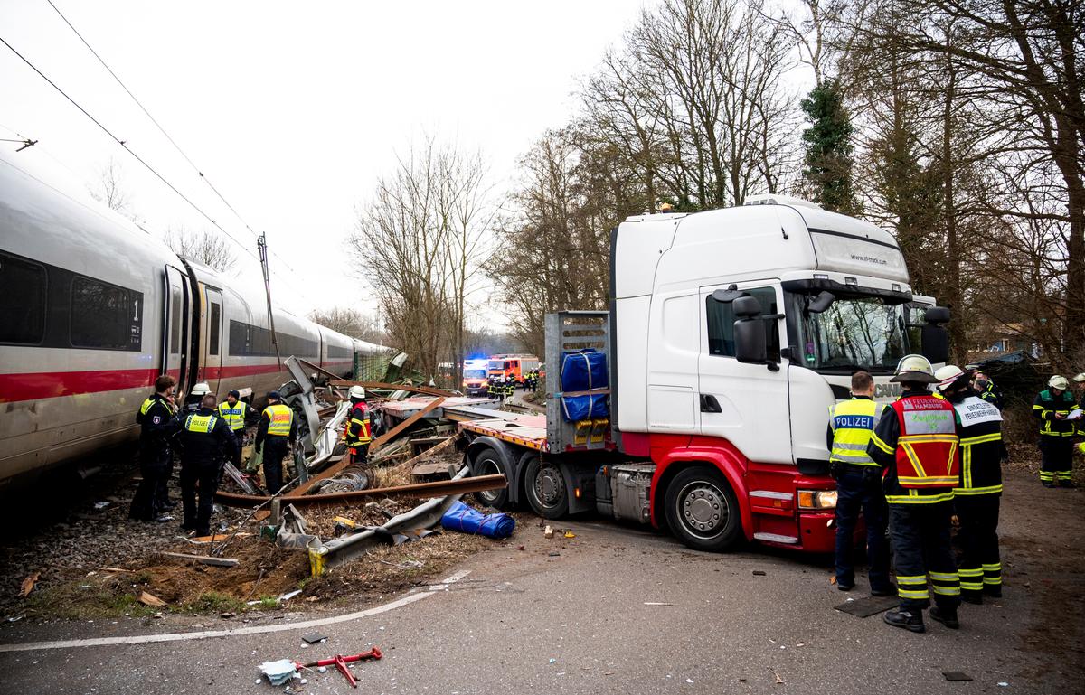 Collision Between Train and Truck in Germany Injures 12