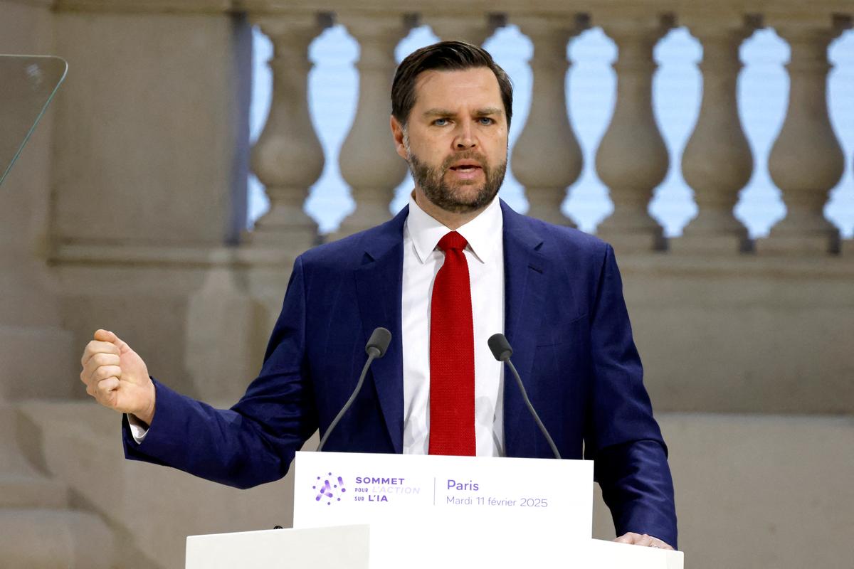 Vance Calls for AI Sector Free of Strict Regulations, Ideological Bias