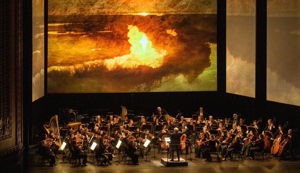 A grand orchestra provides the environment for Sondra Radvanovsky's vocals to shine during her performance at Chicago's Lyric Opera. (Robert Kusel)