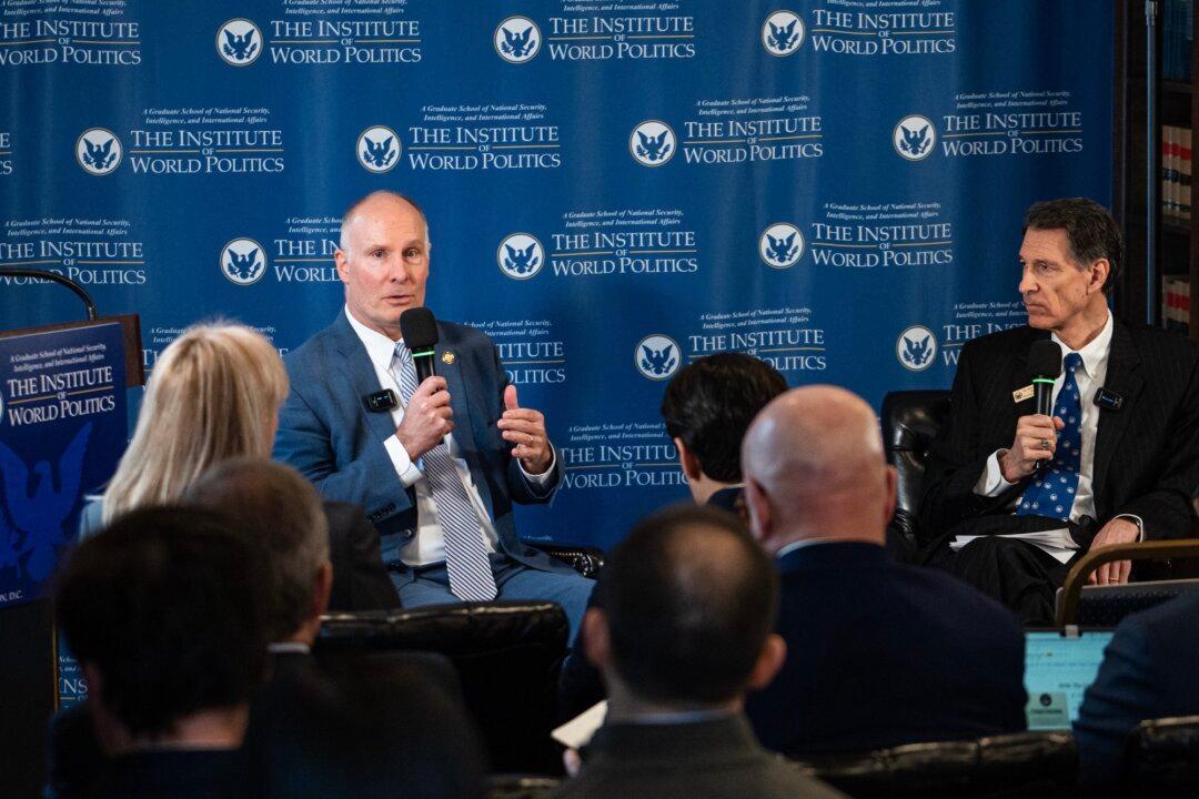 Bill to Curb US Investment in China to be Reintroduced, House China Panel Leader Says