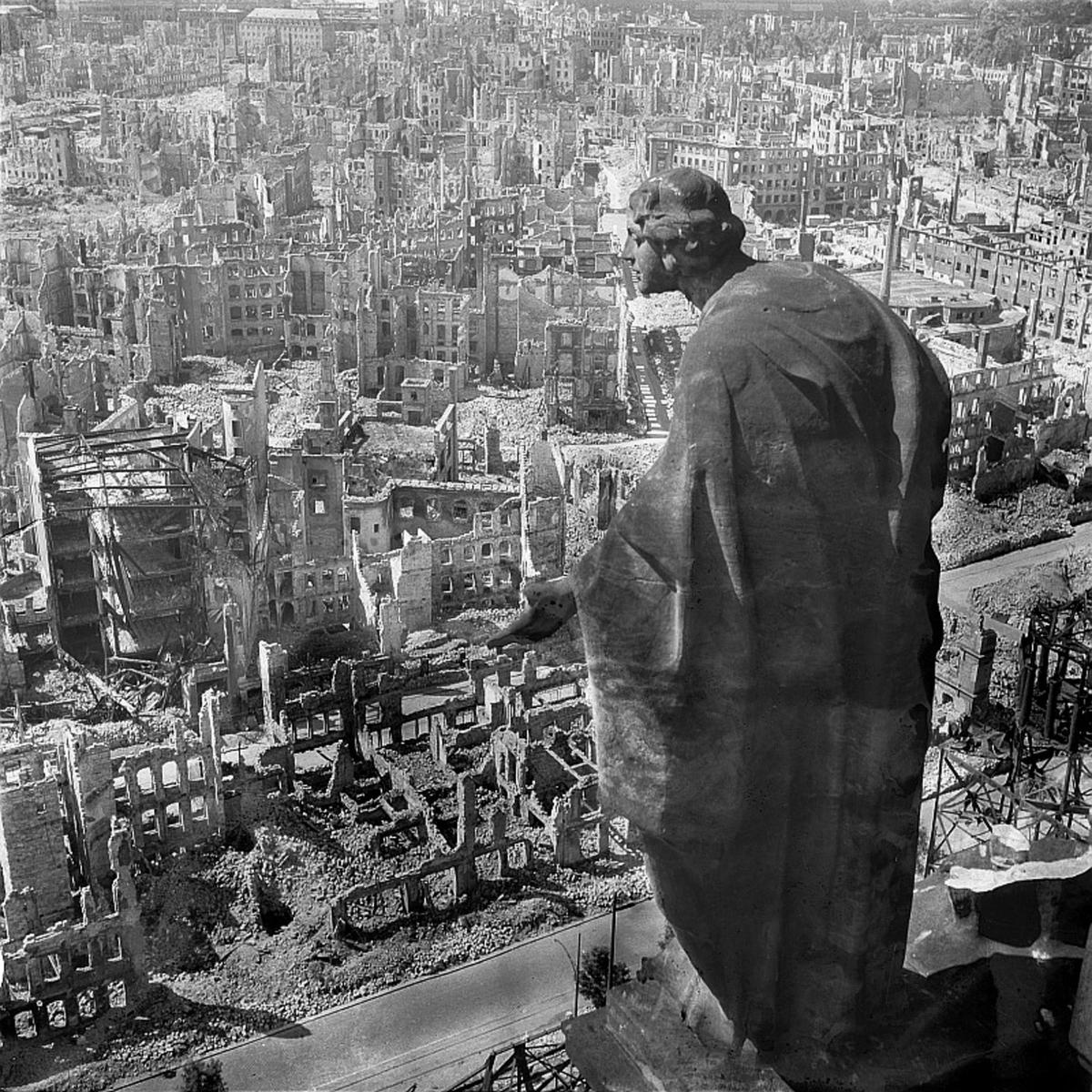 Dresden was almost entirely destroyed by Allied bombing in World War II, with an estimated 25,000 to 35,000 civilian casualties. (Deutsche Fotothek/CC BY-SA 3.0 de)