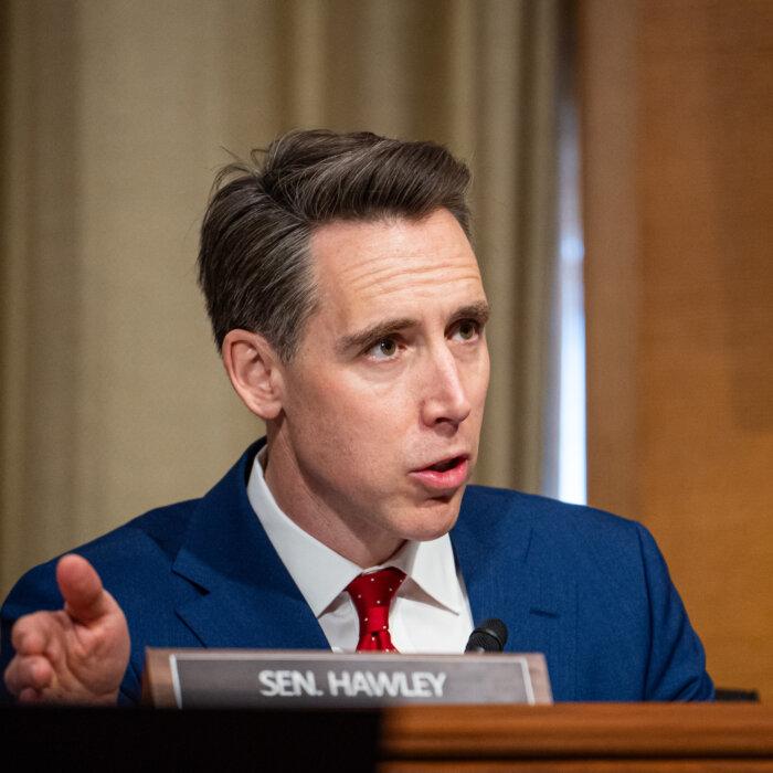 Hawley to Introduce Legislation to Rein in Judges Blocking Trump’s Agenda