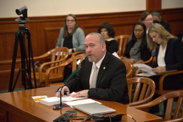 State Rep. Mike Harris testifies before a House committee. (Courtesy of Mike Harris)