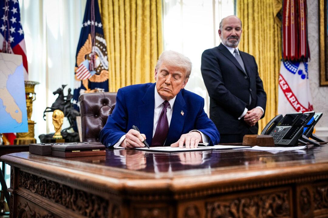 Trump to Impose Tariffs on Mexico, Canada, China Over Fentanyl on Tuesday