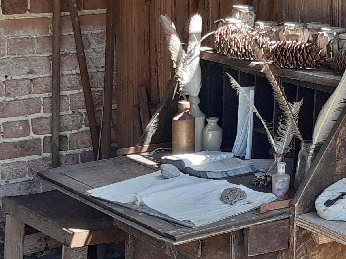 A writing desk is a great place to put fresh ideas straight onto the page. (<a href="https://commons.wikimedia.org/wiki/User:Chiswick_Chap">Chiswick Chap</a>/<a href="https://creativecommons.org/licenses/by-sa/4.0/deed.en">CC BY-SA 4.0</a>)