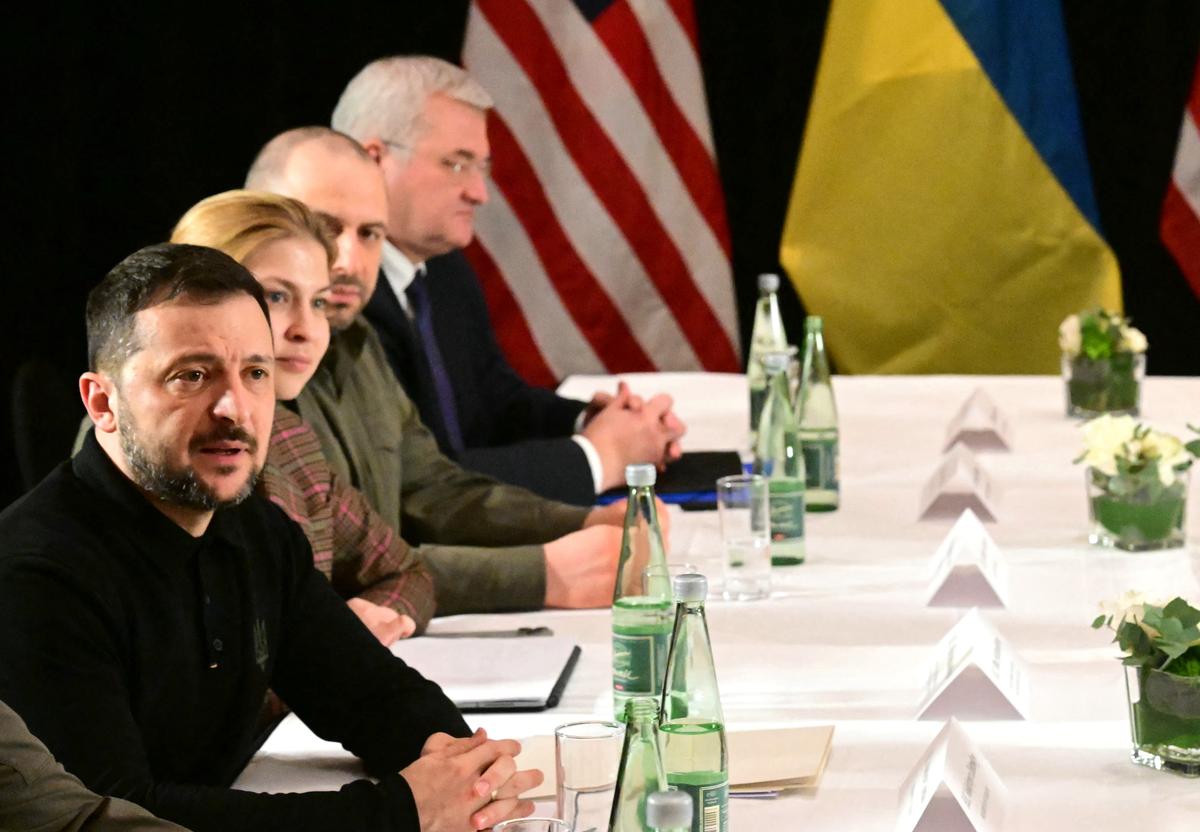 Zelenskyy Holds Out for Better US Security Guarantee in Natural Resources Deal