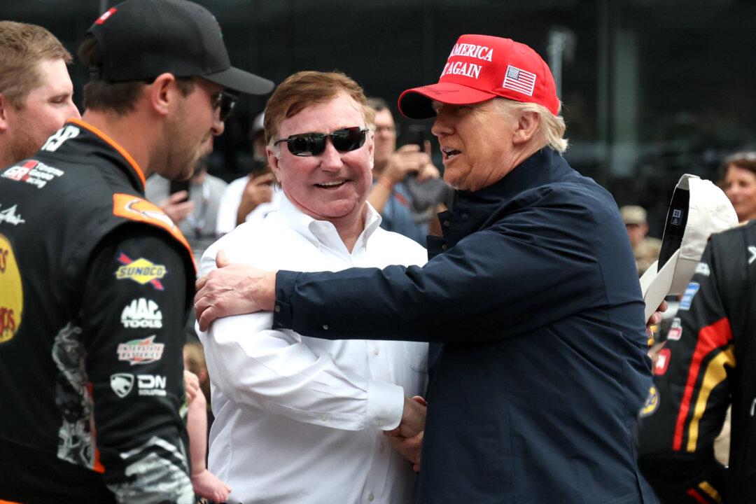 Trump Attends NASCAR’s Daytona 500 for 2nd Time as President