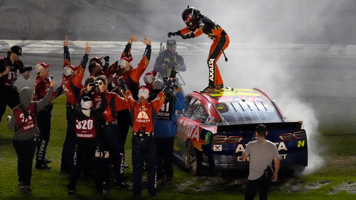 William Bryon Survives Late Wrecks to Win 2nd Straight Daytona 500