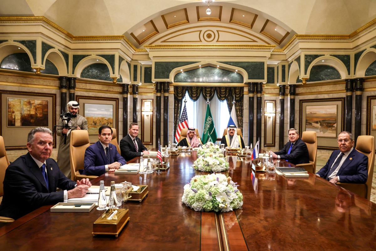US Pursues Broader Ties With Russia Amid Push for Peace in Ukraine