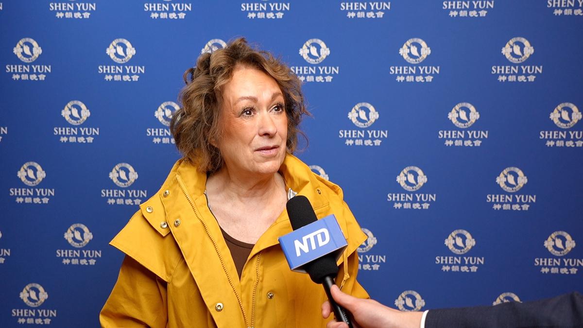 ‘Just Mesmerized’: Retired Company Director Applauds Shen Yun