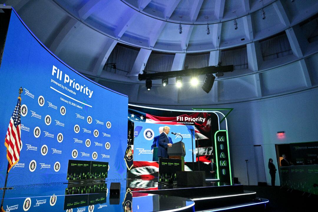 Trump Champions ‘America First’ at Saudi-Backed Investment Summit, Criticizes Zelenskyy