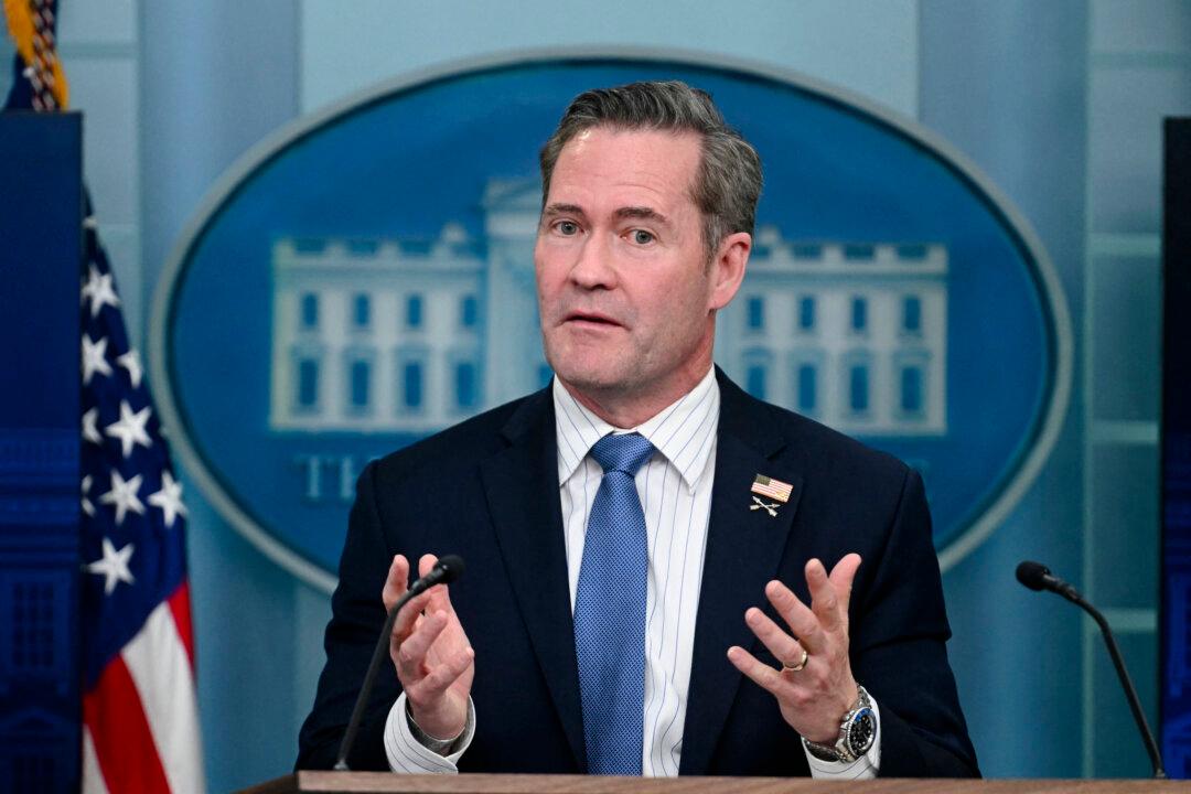 Trump Defends National Security Adviser Waltz After Signal Leak