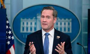 Trump Defends National Security Adviser Waltz After Signal Leak