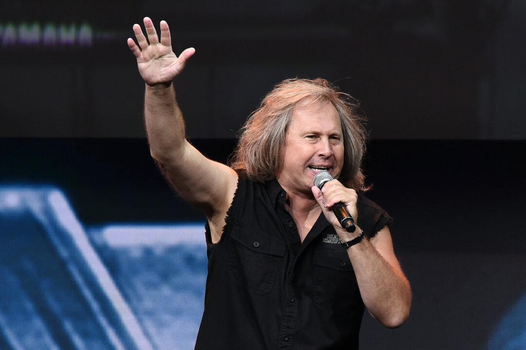 Kansas Frontman Ronnie Platt to Undergo Surgery for Thyroid Cancer Next Month