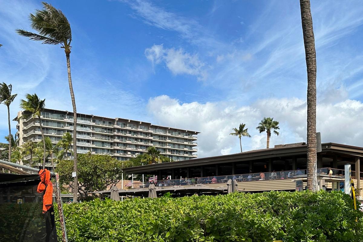 Explosion at Beachside Resort in Hawaii Injures 7 People and Scatters Debris