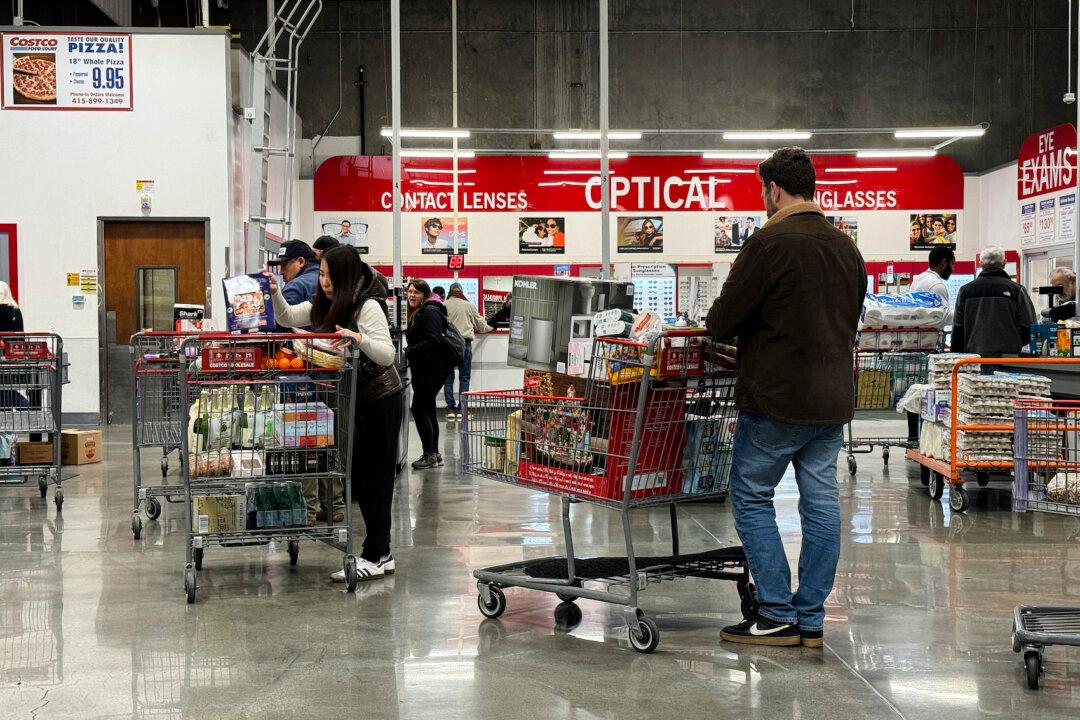 Inflation Expectations Jump to 30-Year High, Consumer Confidence Falls