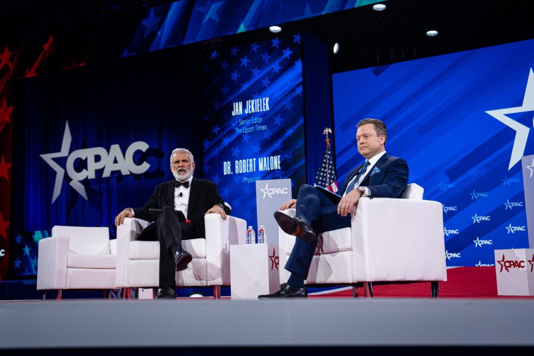 Culling Chickens to Stop Bird Flu Isn’t Working, Dr. Robert Malone Says