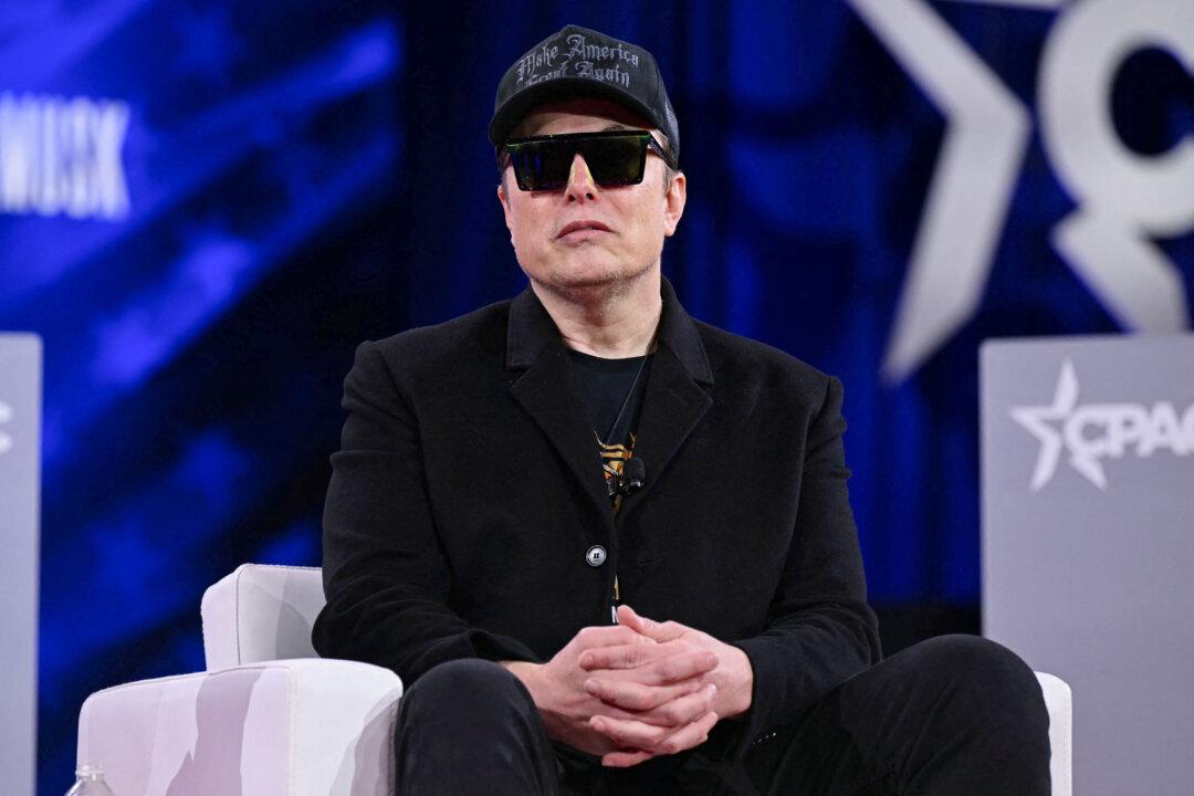 Musk, White House Respond to Reports of 21 DOGE Employees Resigning