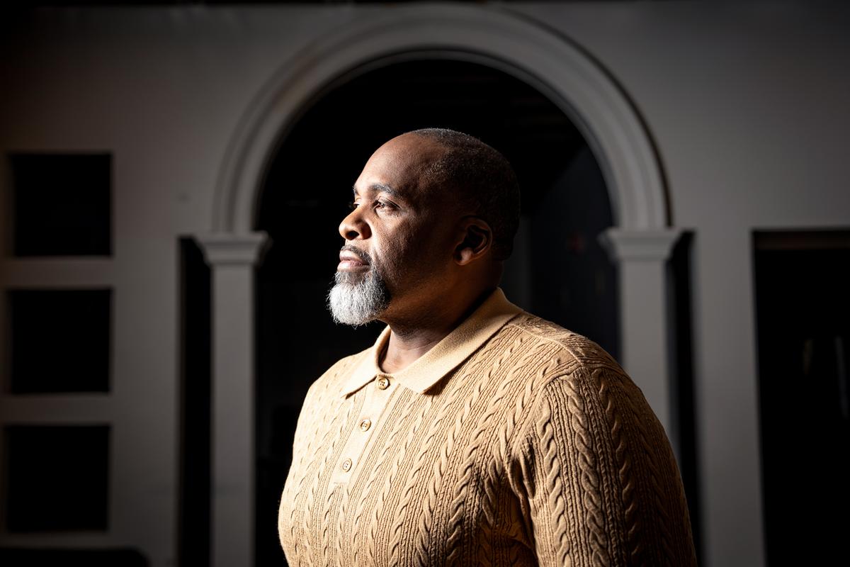 From Prisoner to Pastor: Transformation of Ex-Detroit Mayor Freed by Trump thumbnail