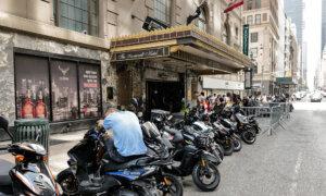 New York Mayor Says Illegal Immigrant Shelter in Roosevelt Hotel to Close