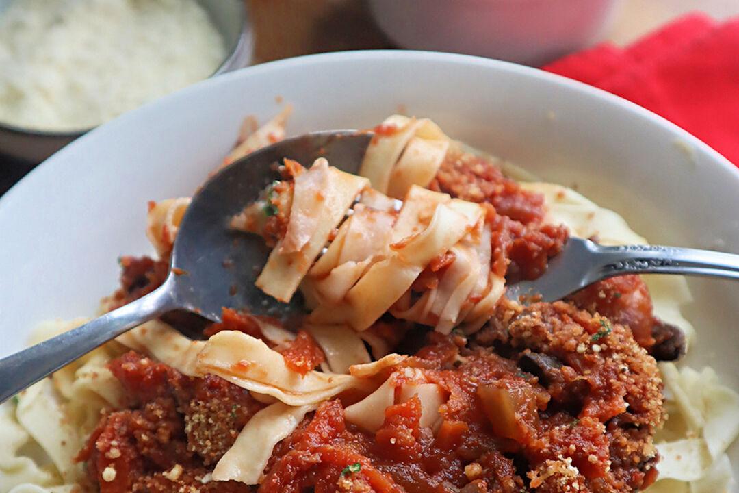 Pasta al Sugo Finto Offers Tasty Alternative to Meat Sauce