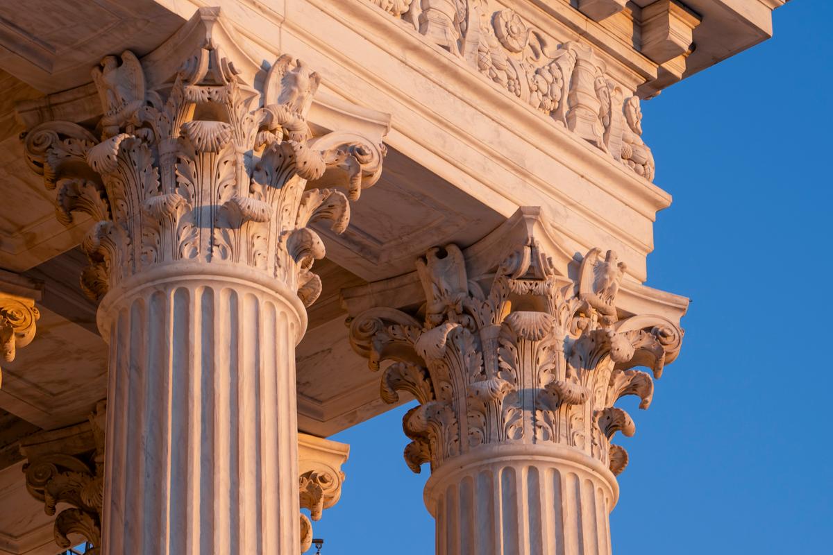 Supreme Court Votes 9–0 to Overturn Convictions of Former Chicago Alderman thumbnail