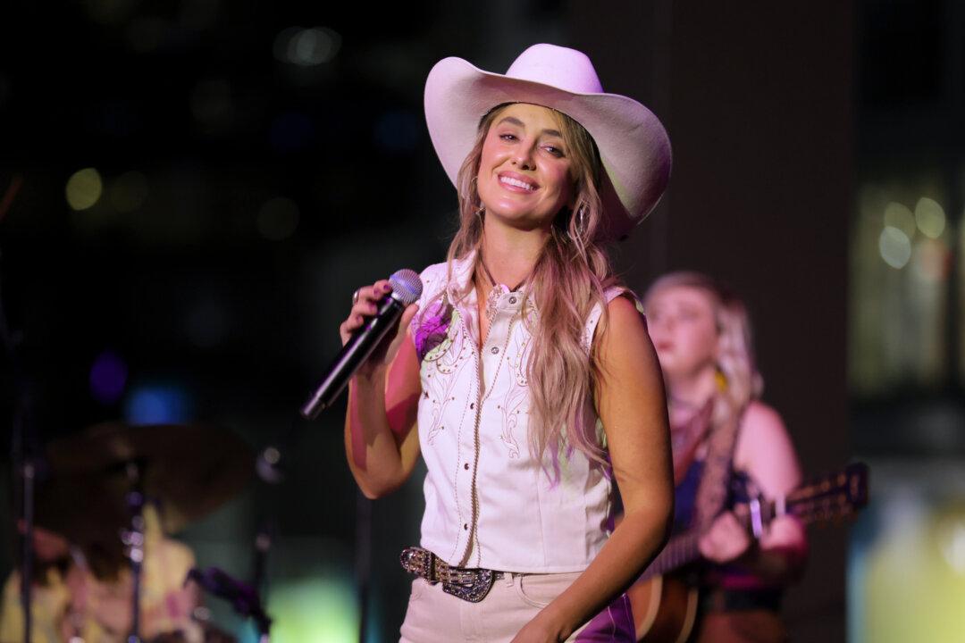 Country Singer Lainey Wilson Pens Foreword for Grand Ole Opry’s New Children’s Book
