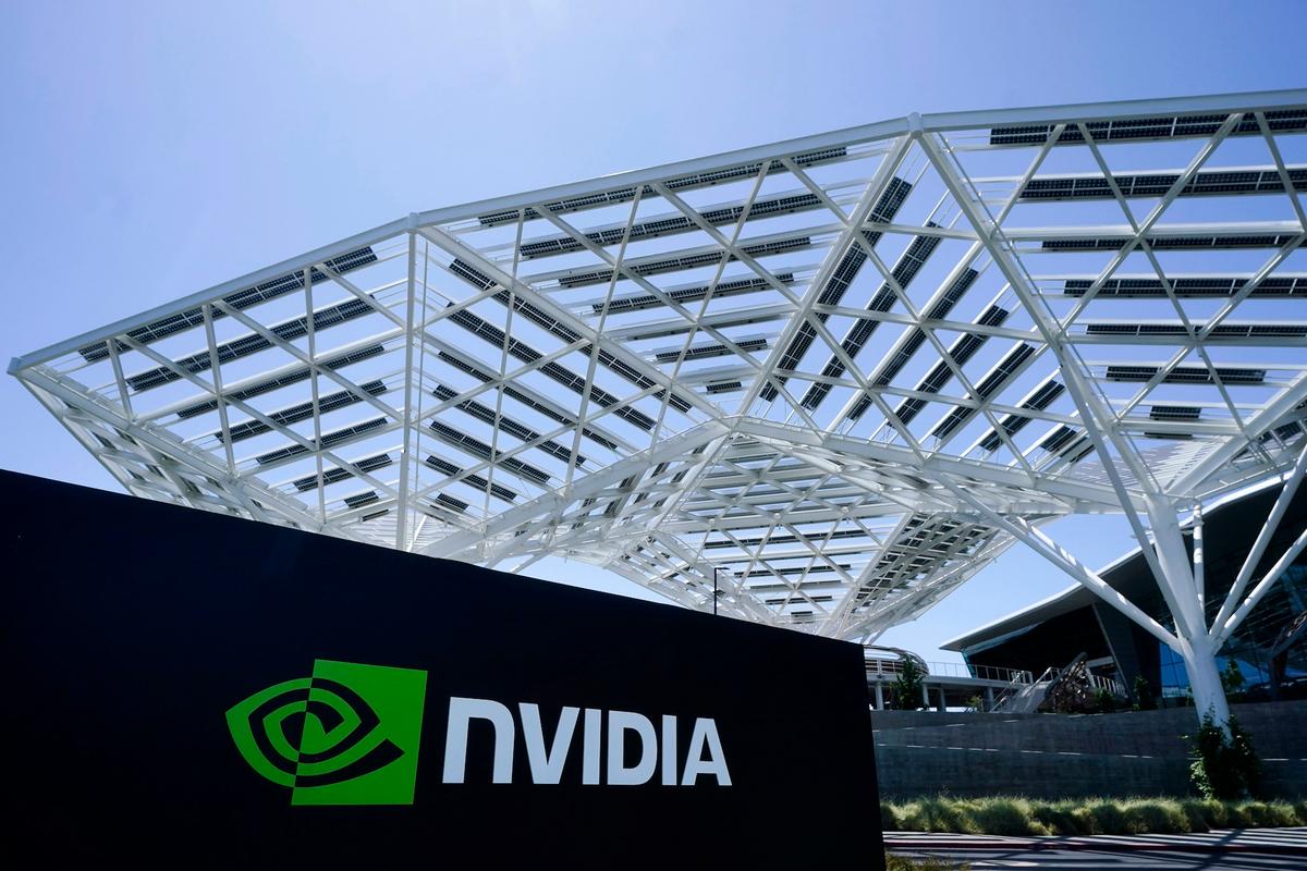 White House Adviser Defends Nvidia Chip Sales to China Amid Bipartisan Skepticism thumbnail