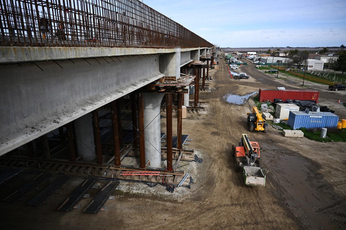 Crews build the Hanford Viaduct over Highway 198 as part of the California High Speed Rail project in Hanford, Calif., on Feb. 12, 2025. (Patrick T. Fallon/AFP via Getty Images)