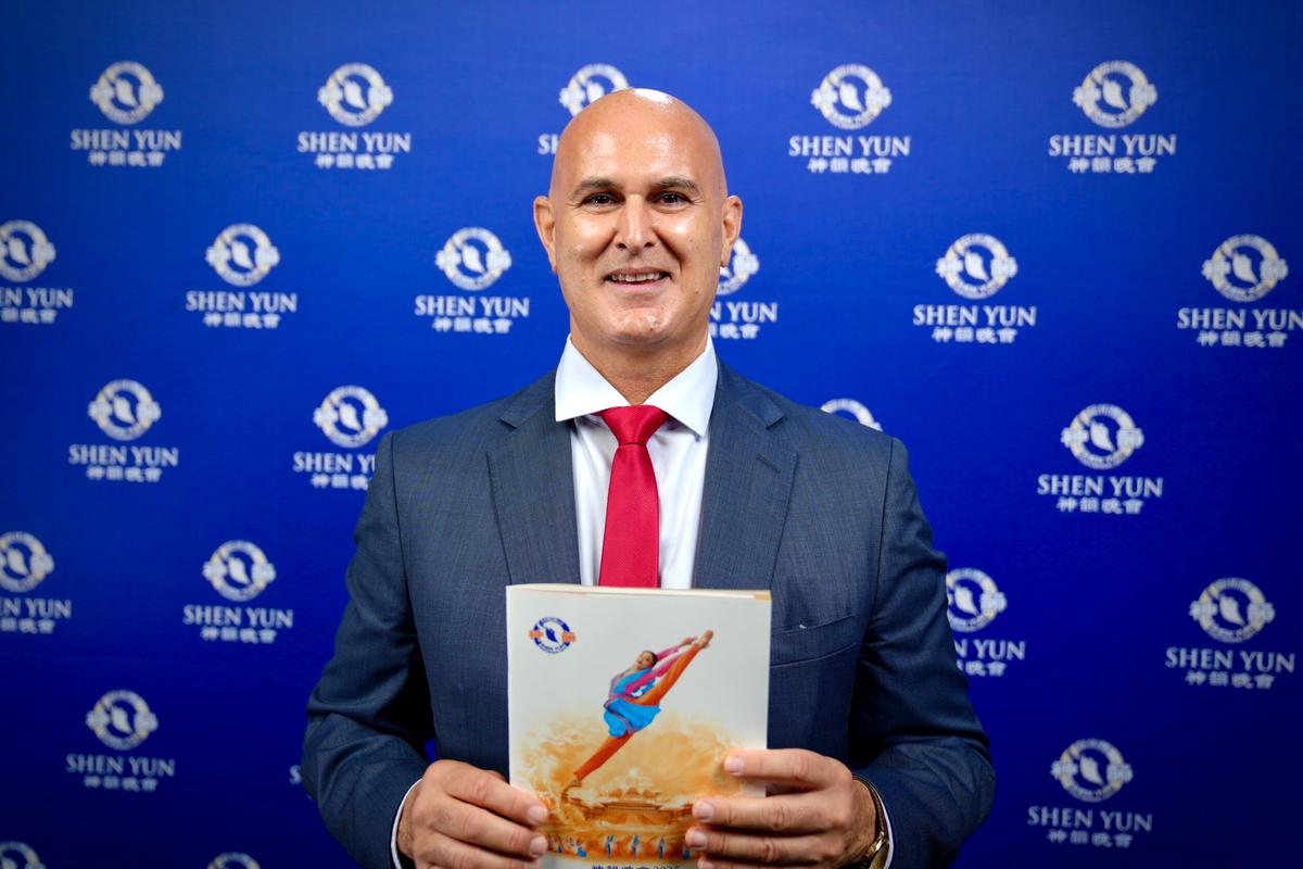 Shen Yun Really Is ‘First-Class Entertainment,’ Says Australian Lawyer