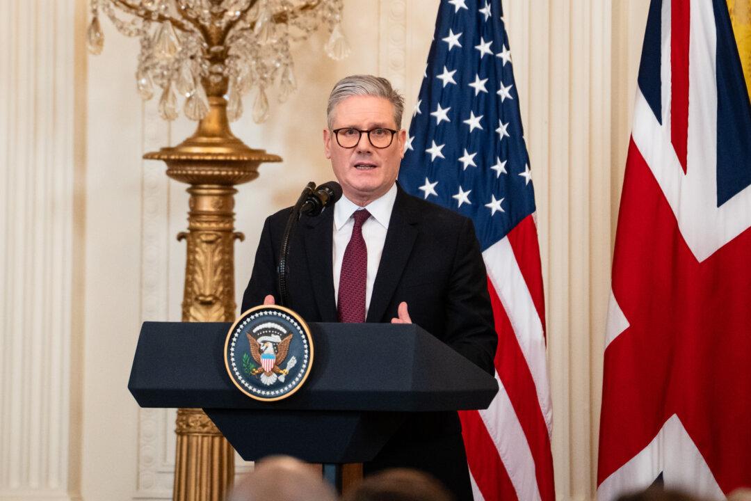 Britain Reacts to US Tariffs as Starmer Pledges Economic Deal to Avert Trade War
