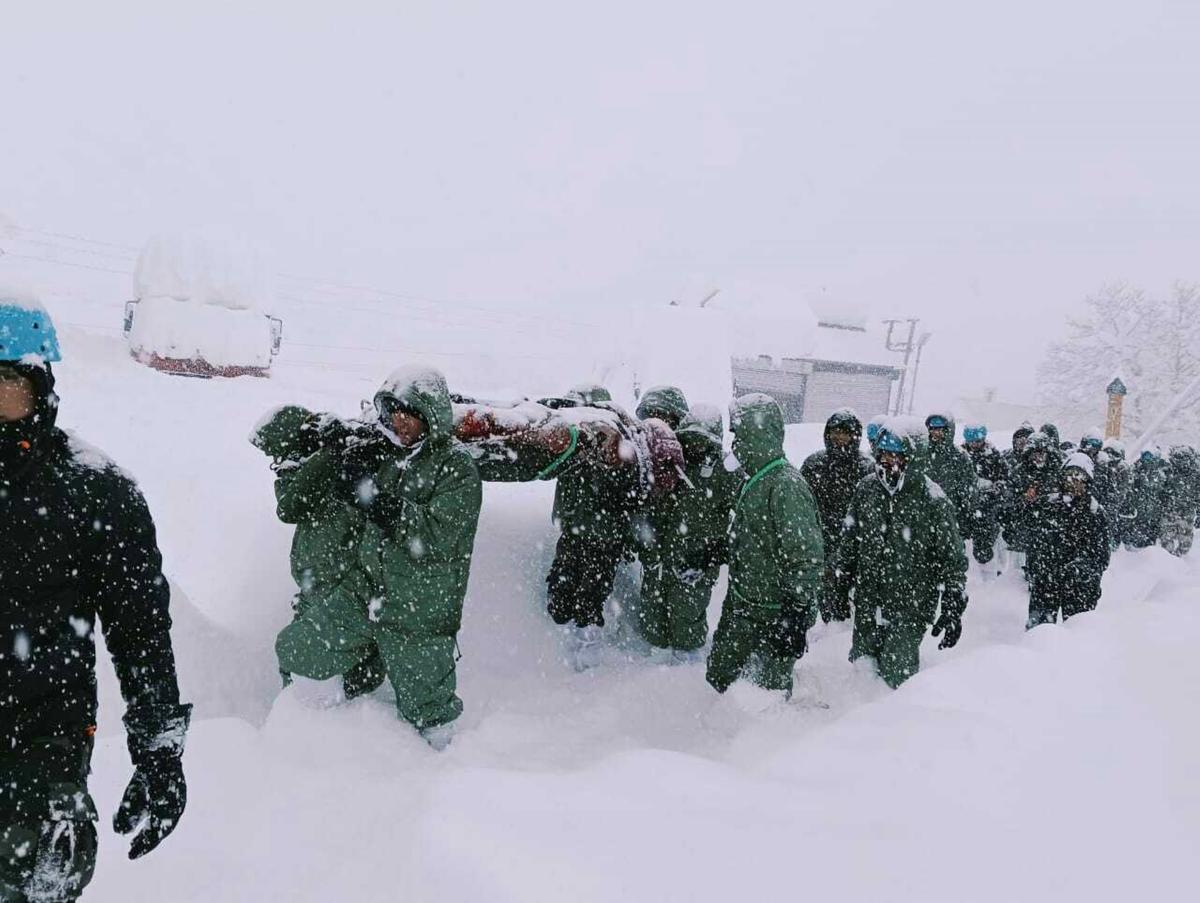 At Least 25 Workers Are Trapped by Avalanche in Northern India