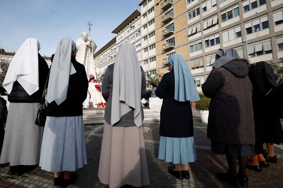 Pope Francis Still Critical but Shows ‘Slight Improvement’, Vatican Says