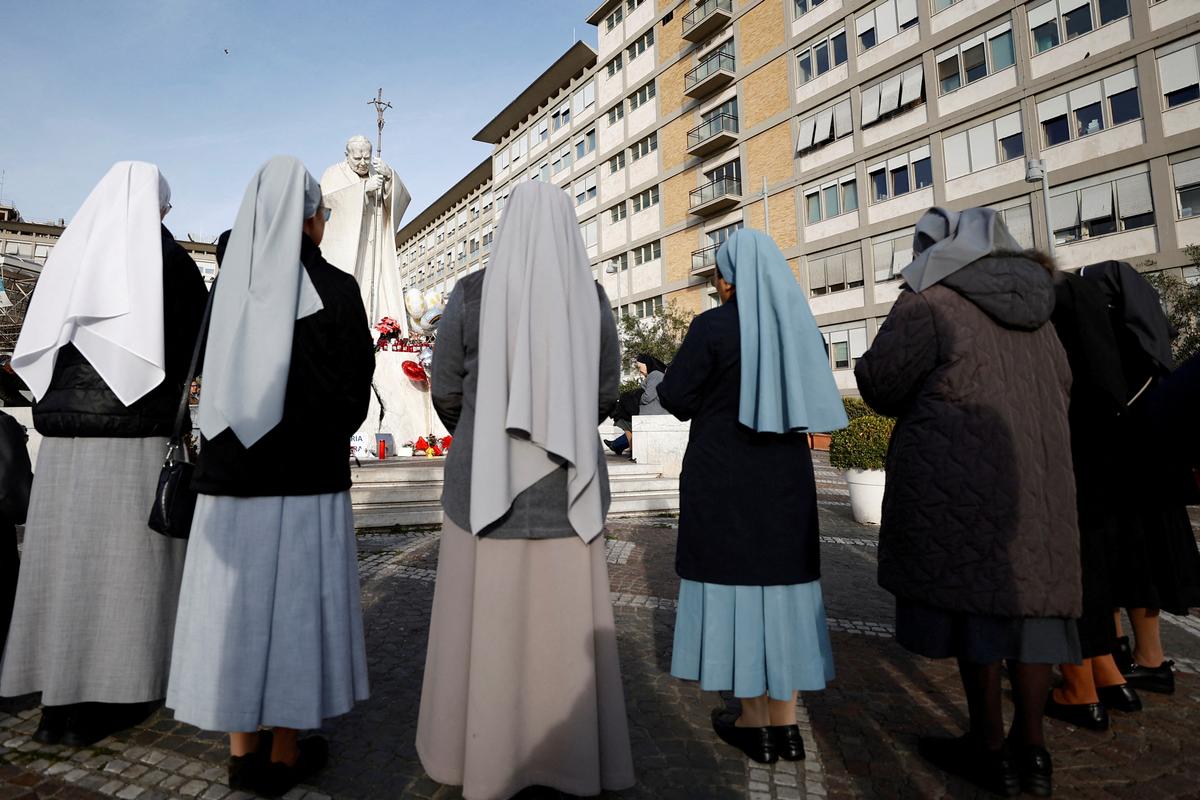 Pope Francis Still Critical but Shows ‘Slight Improvement’, Vatican Says