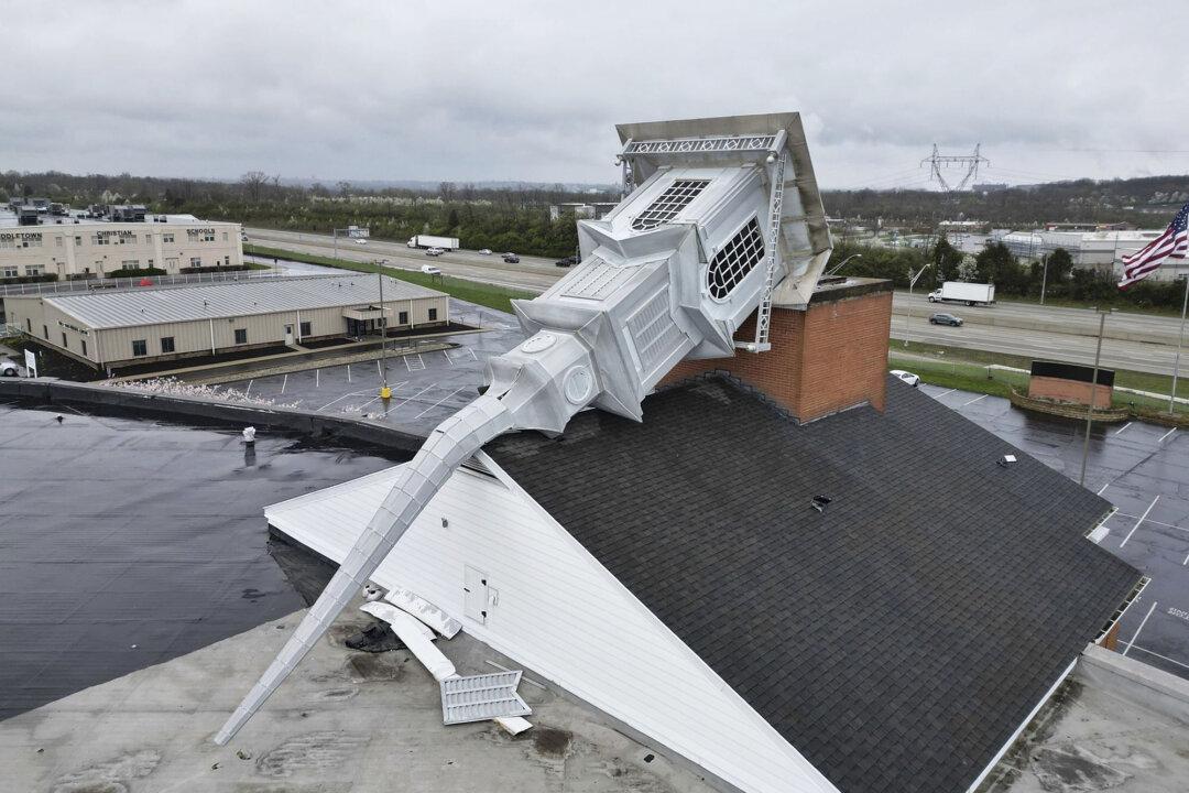 Wild Weather Blamed for Deaths of 3 Children in Michigan and Man in Amish Buggy in Indiana