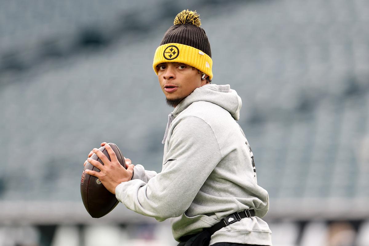 Jets Pencil in Fields as Starting Quarterback and Set High Expectations