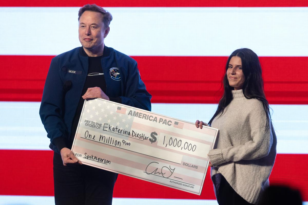 Musk Hands Out $1 Million Checks After Wisconsin Supreme Court Refuses to Block Payments