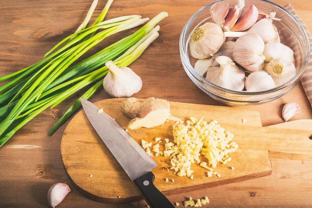 Ancient Remedies in Your Kitchen: The Health Benefits of Garlic, Ginger, and Green Onions