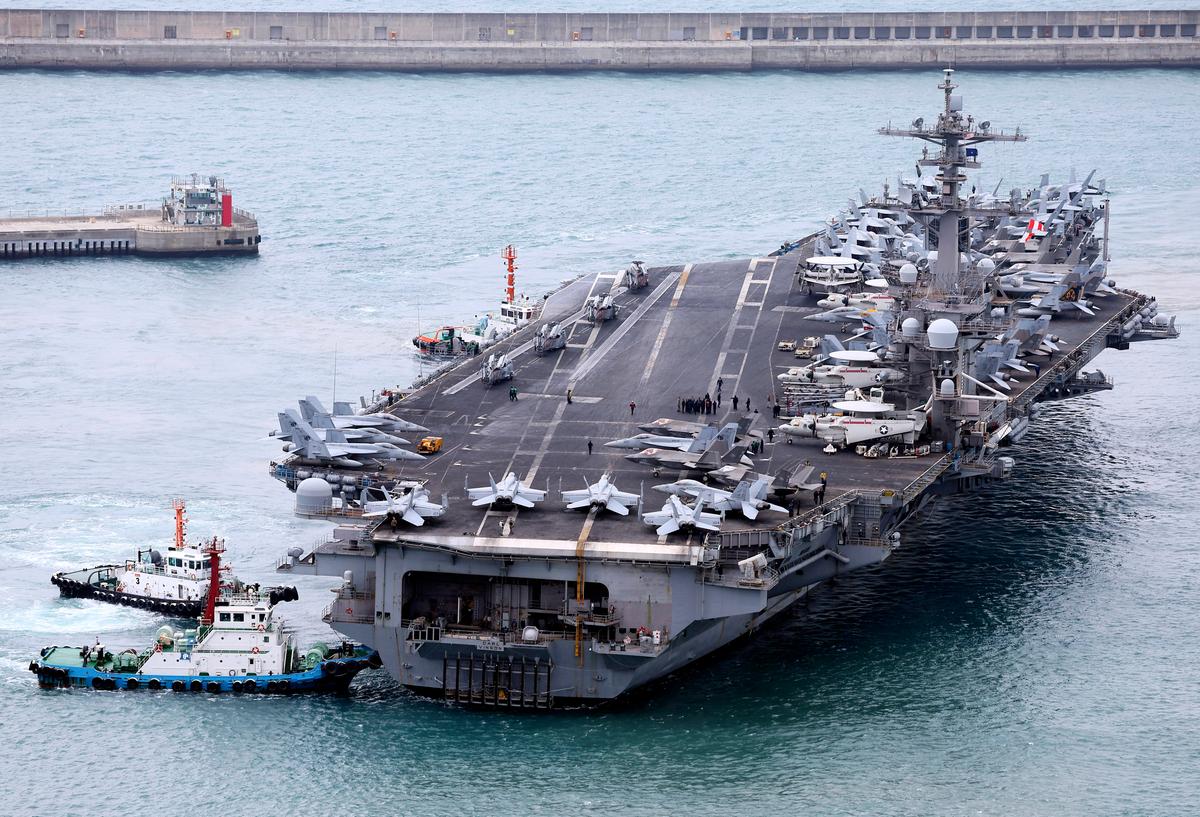 US Aircraft Carrier Enters South Korean Port as Show of Force