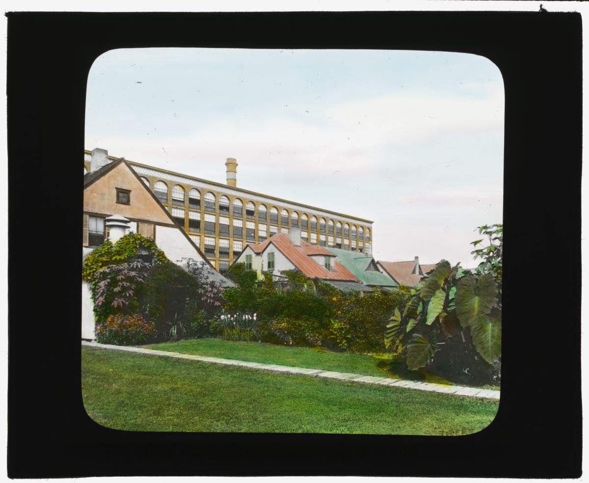 The National Cash Register Company worker house gardens in Dayton, Ohio. (Public Domain)