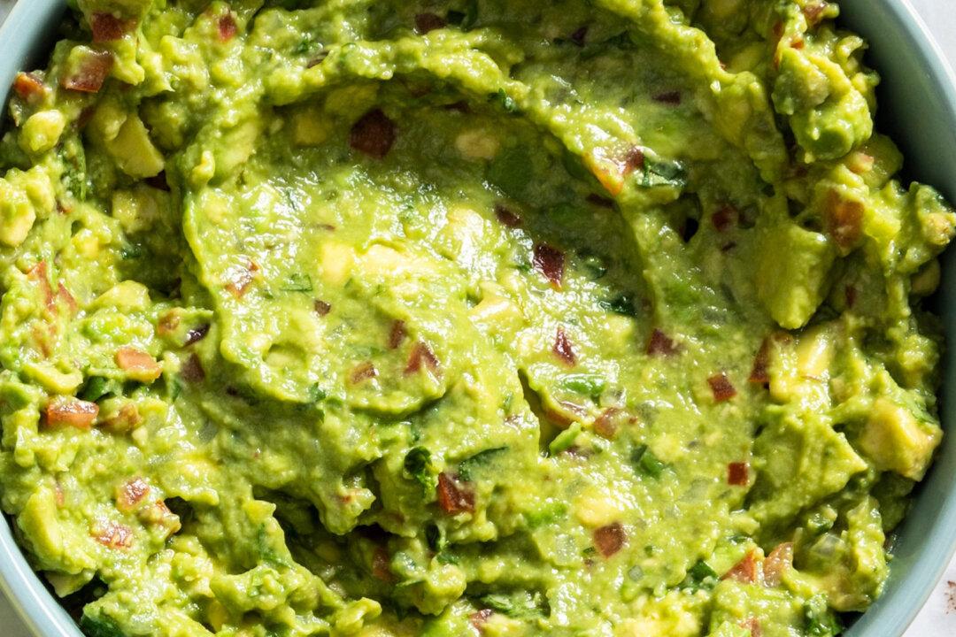 This Recipe Makes Perfect Guacamole Every Time