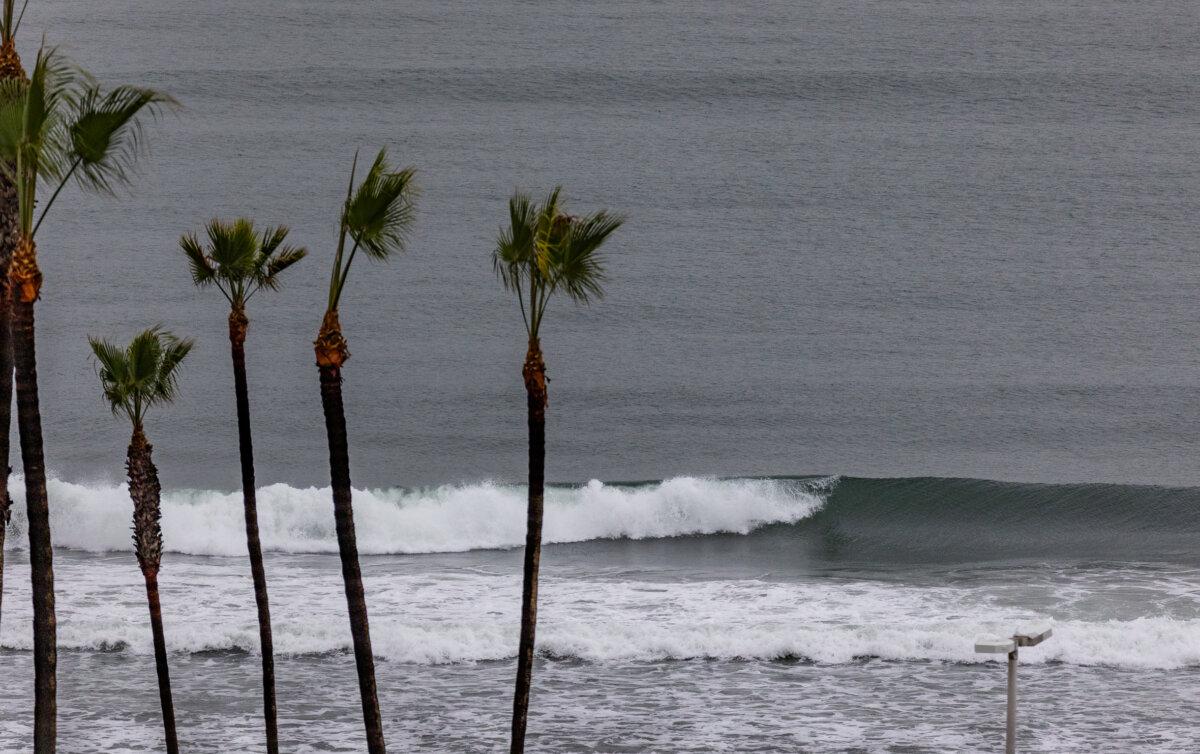 Surf hits the beaches of Los Angeles, Calif., on Feb. 6, 2024. (John Fredricks/The Epoch Times)