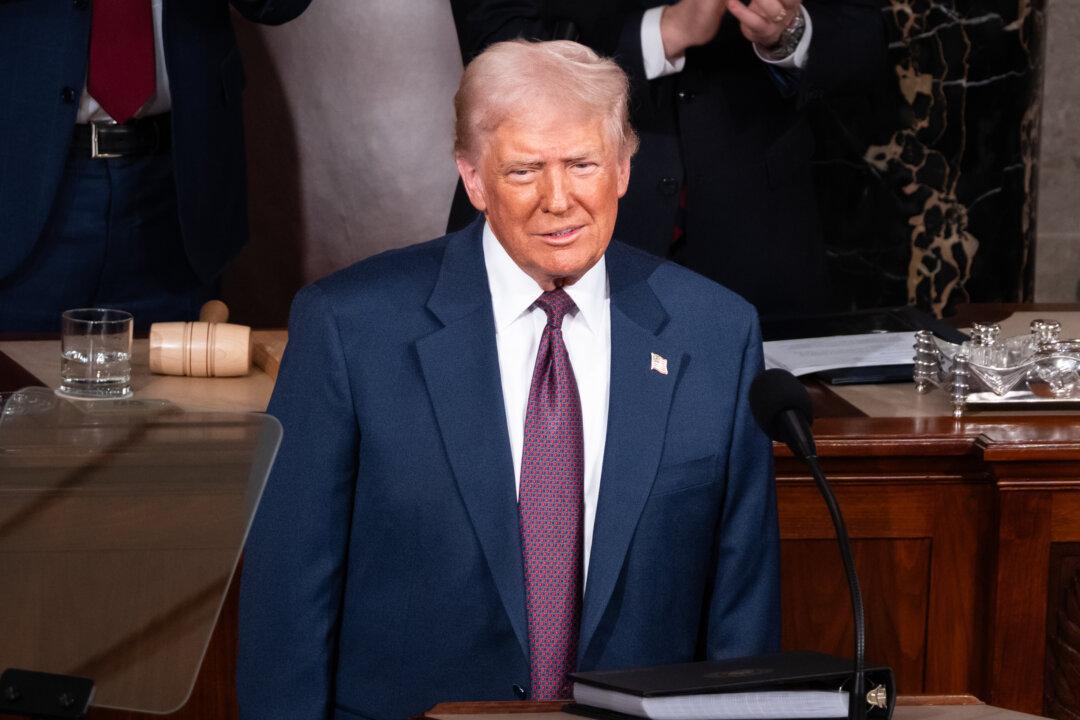 Markets Hold Steady After Lutnick Signals Possible Tariff Compromise